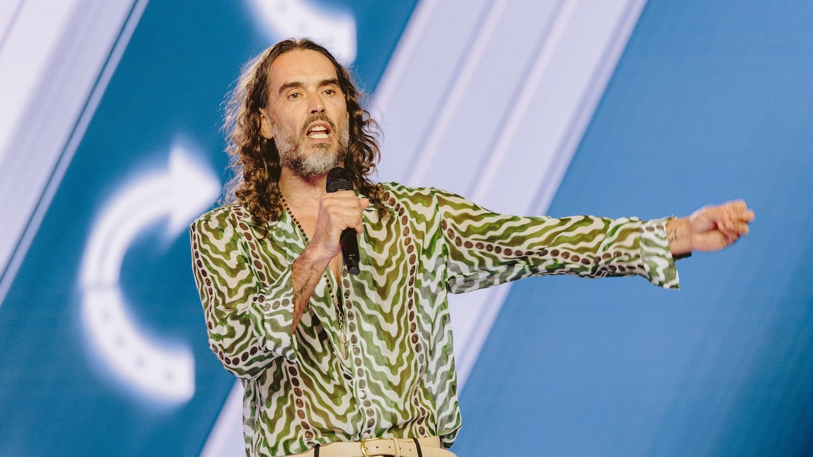 Está previsto que Russell Brand comparezca ante el tribunal por nuevos cargos de violación y agresión sexual.