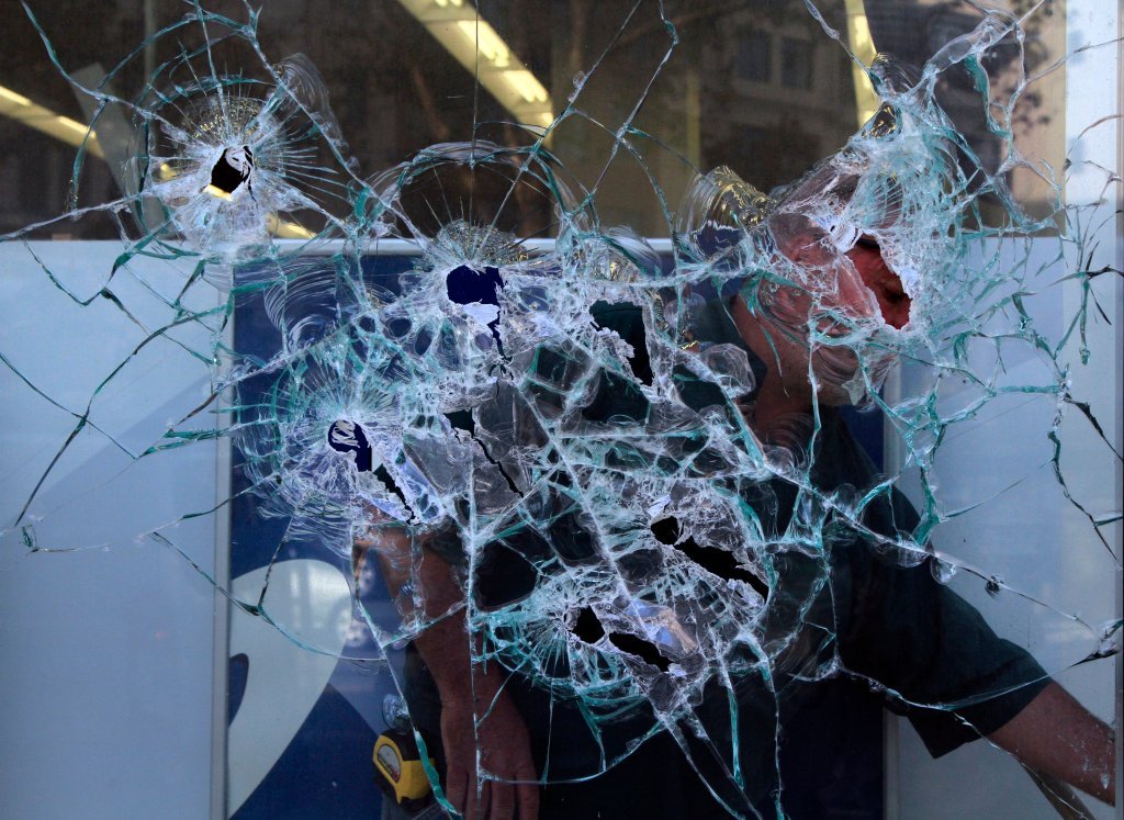 Un hombre sospechoso de robar o destrozar seis negocios de Alameda una mañana