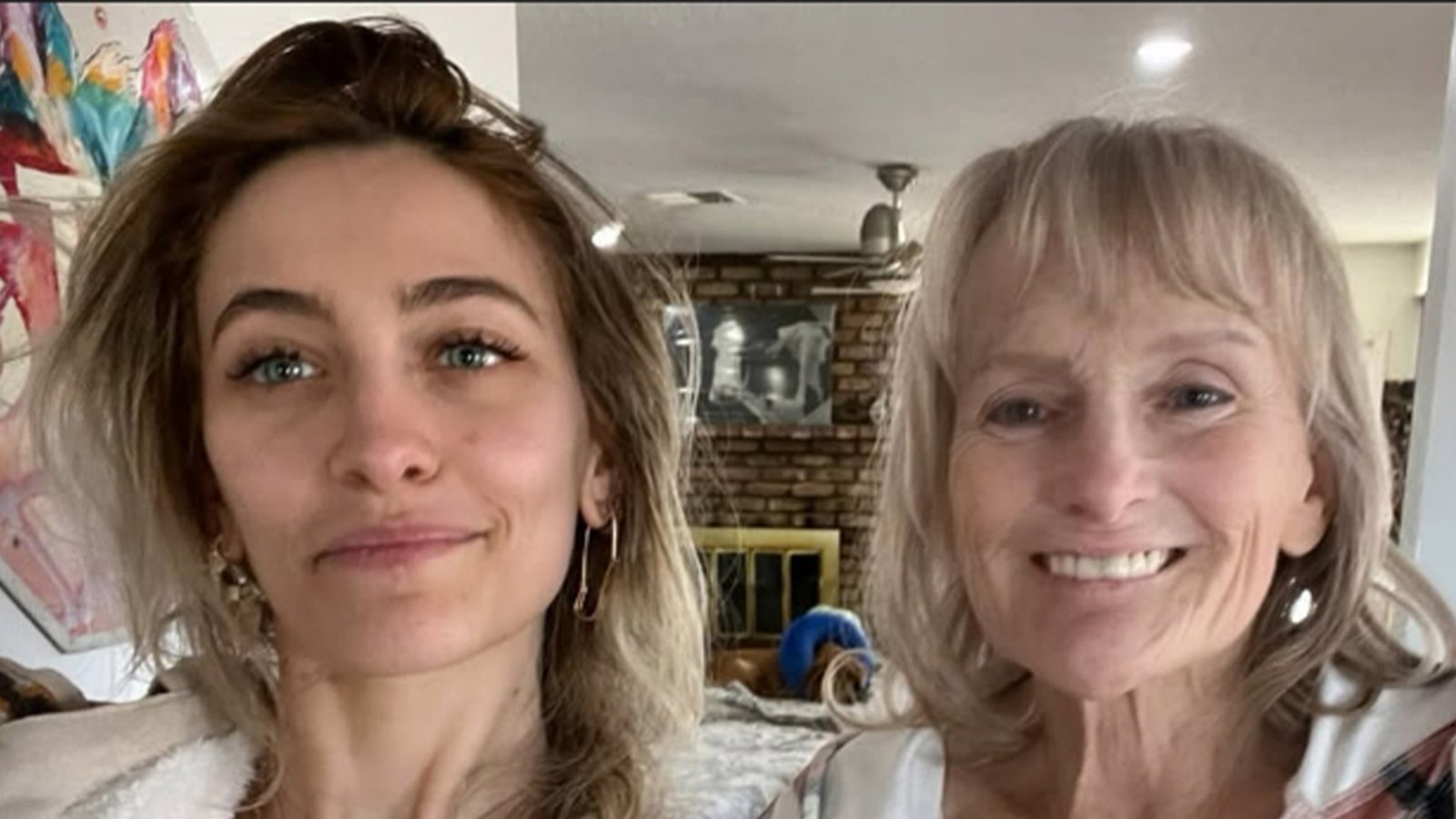 Paris Jackson se vuelve a conectar con su madre Debbie Rowe, montando a caballo en el rancho