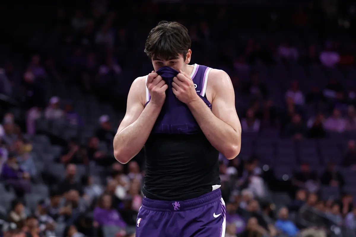 Los Kings rompen el récord de la franquicia con 15a derrota consecutiva con 37 puntos del Magic