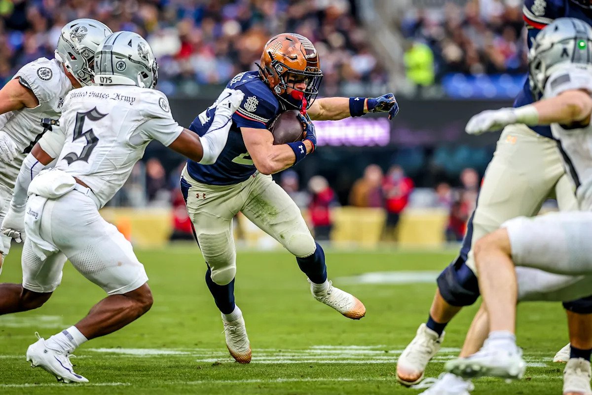 El entrenador del ejército, Jeff Monken, está listo para trasladar el ejército a la marina a principios de temporada.