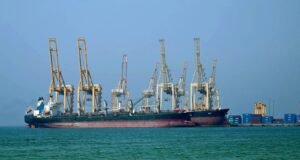 Los precios del petróleo suben ante el posible ataque de Estados Unidos a Irán