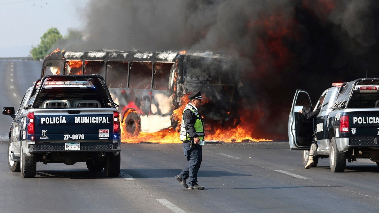 «Gran calma» después de que estalla la violencia por el asesinato del narcotraficante «El Mencho», dice el presidente de México