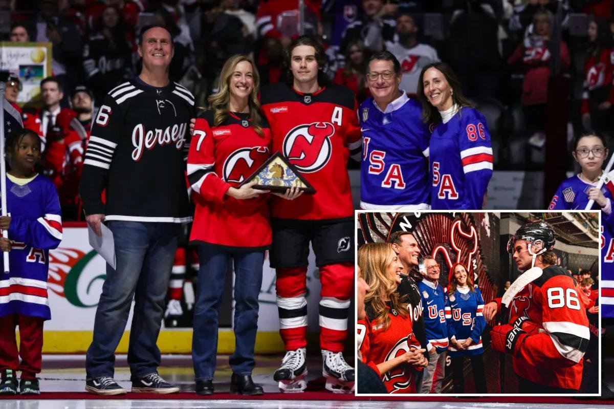 El gobernador de Nueva Jersey, Mickey Sherrill, honra la medalla de oro olímpica de Jack Hughes en el Devils Game