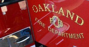 Hombre tirado afuera de la estación de bomberos de Oakland atropellado por un vehículo del departamento de bomberos que respondía al incendio – The Mercury News