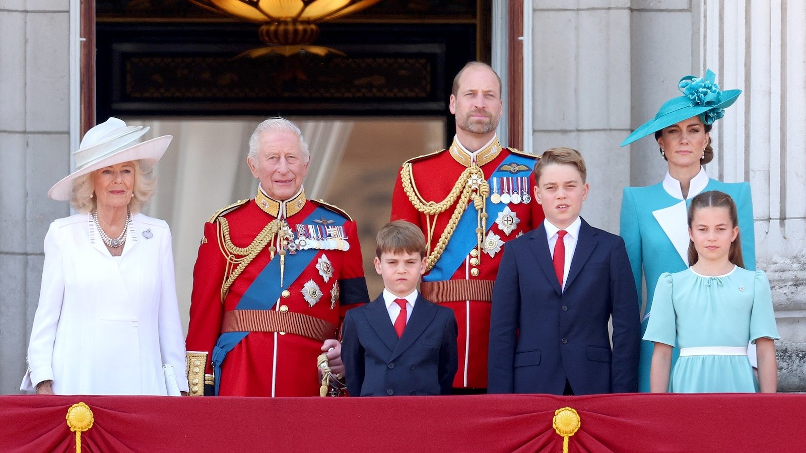 El arresto del ex príncipe Andrés «amenaza a la monarquía», dice un experto real