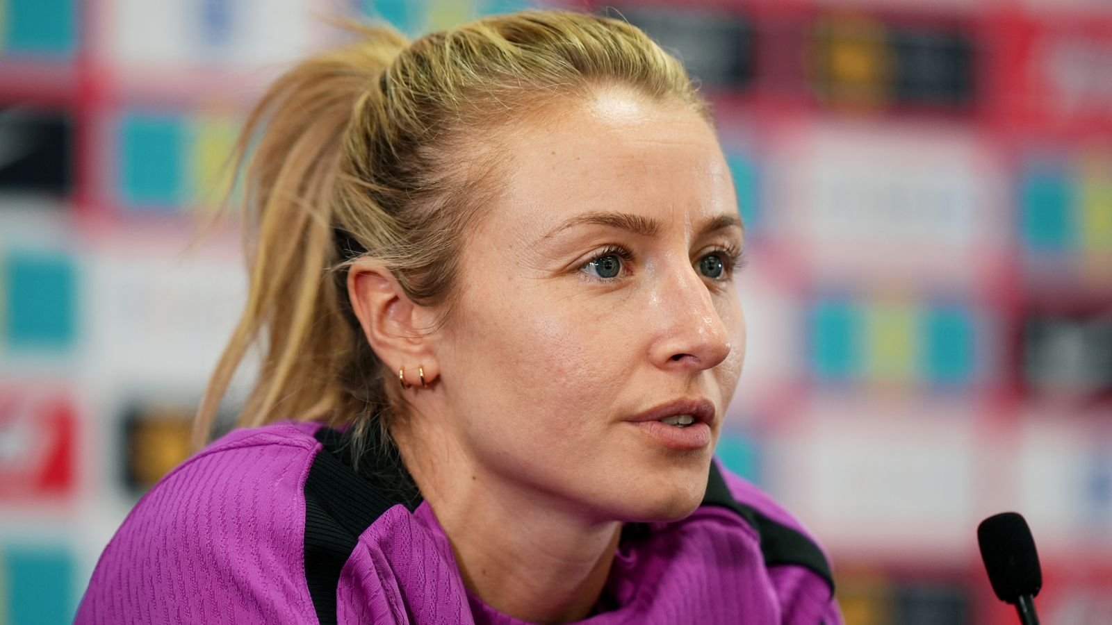 Leigh Williamson: La capitana de Inglaterra afirma que las jugadoras pueden declararse en huelga por cuestiones de programación | noticias de futbol