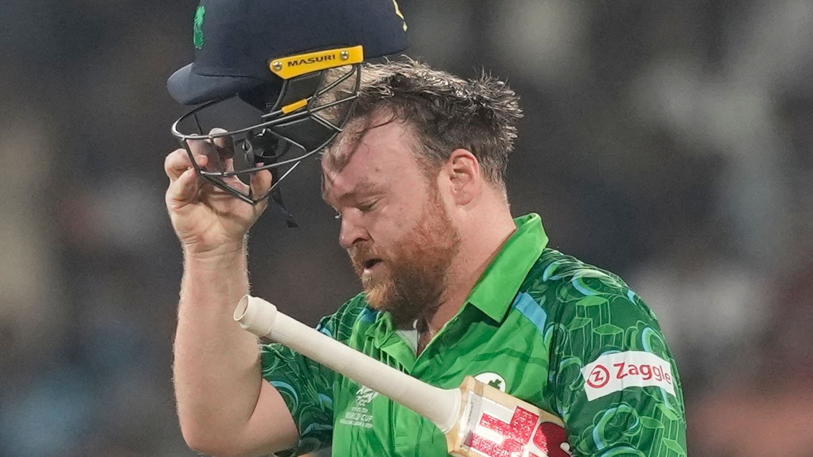 Paul Stirling ha sido descartado para el resto del Mundial T20 por una lesión de rodilla en el partido de Australia. noticias de cricket