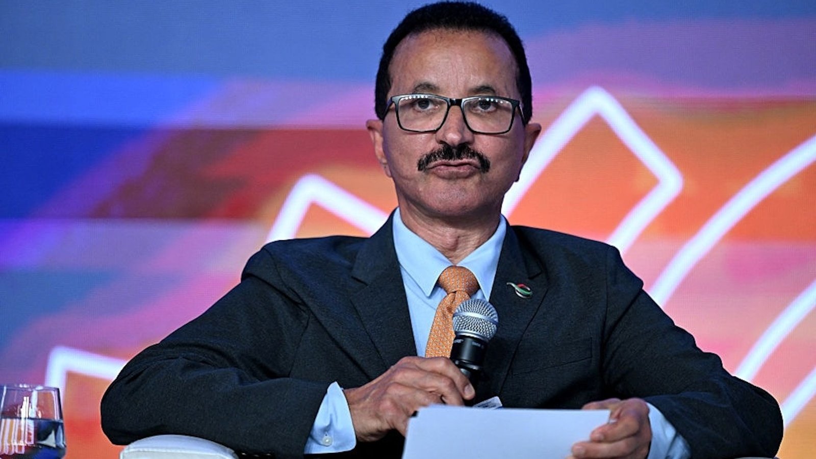 ‘Es uno de nosotros’: Dentro de las supuestas conversaciones de Jeffrey Epstein con el multimillonario emiratí