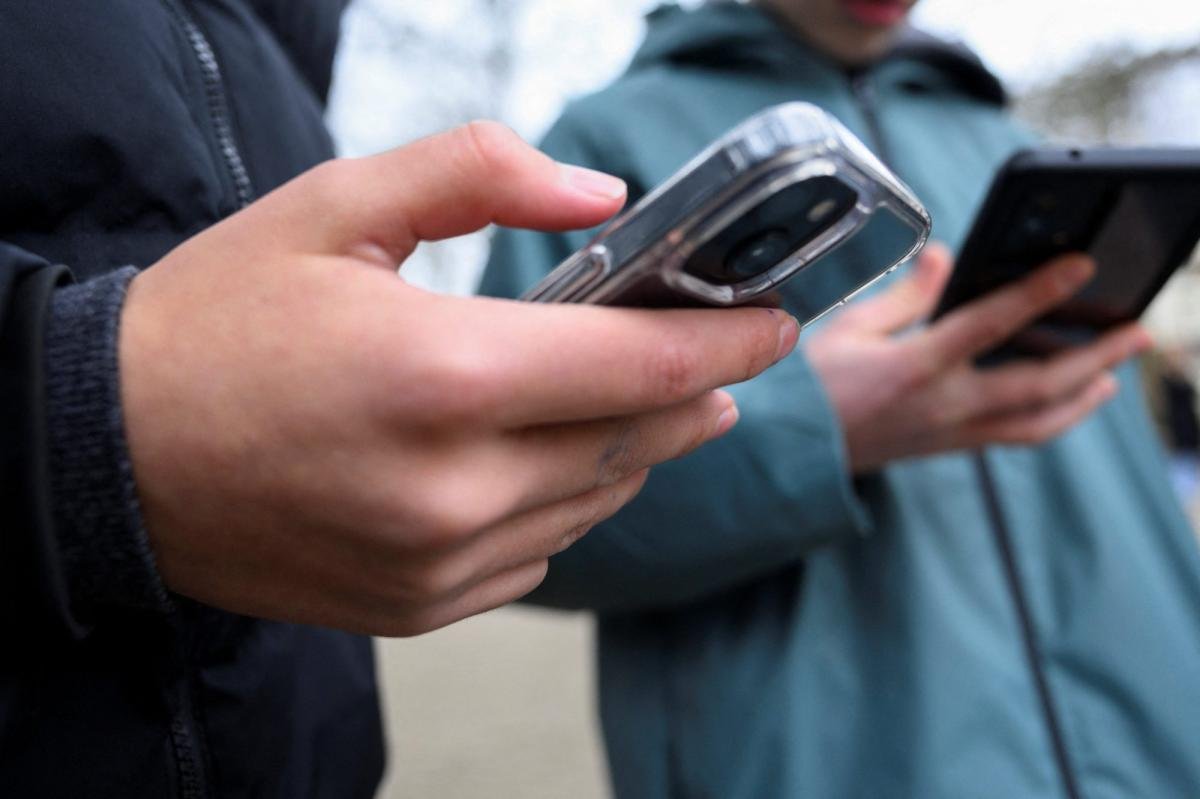 Por qué una prohibición estadounidense de las redes sociales para menores de 16 años sería una gran ayuda para padres e hijos