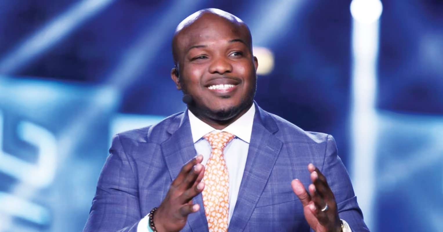 Tim Bradley ha pedido que el campeón mundial de dos pesos se retire tras una actuación «terrible»