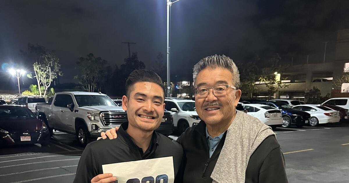 El entrenador de primer año Corey Kitani tuvo a Carson en los cuartos de final del City DII