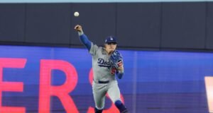 Kike Hernández está de regreso con los Dodgers y acuerda un contrato por un año