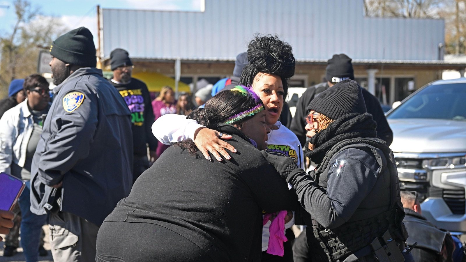 Adolescente acusado de dispararle a un niño herido y a otras cuatro personas en un desfile en Luisiana