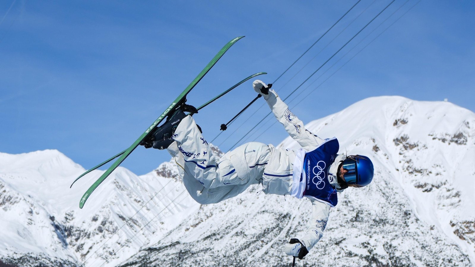 Aileen Gu defiende el título olímpico de halfpipe de esquí y logra la sexta medalla de su carrera en los Juegos de Invierno