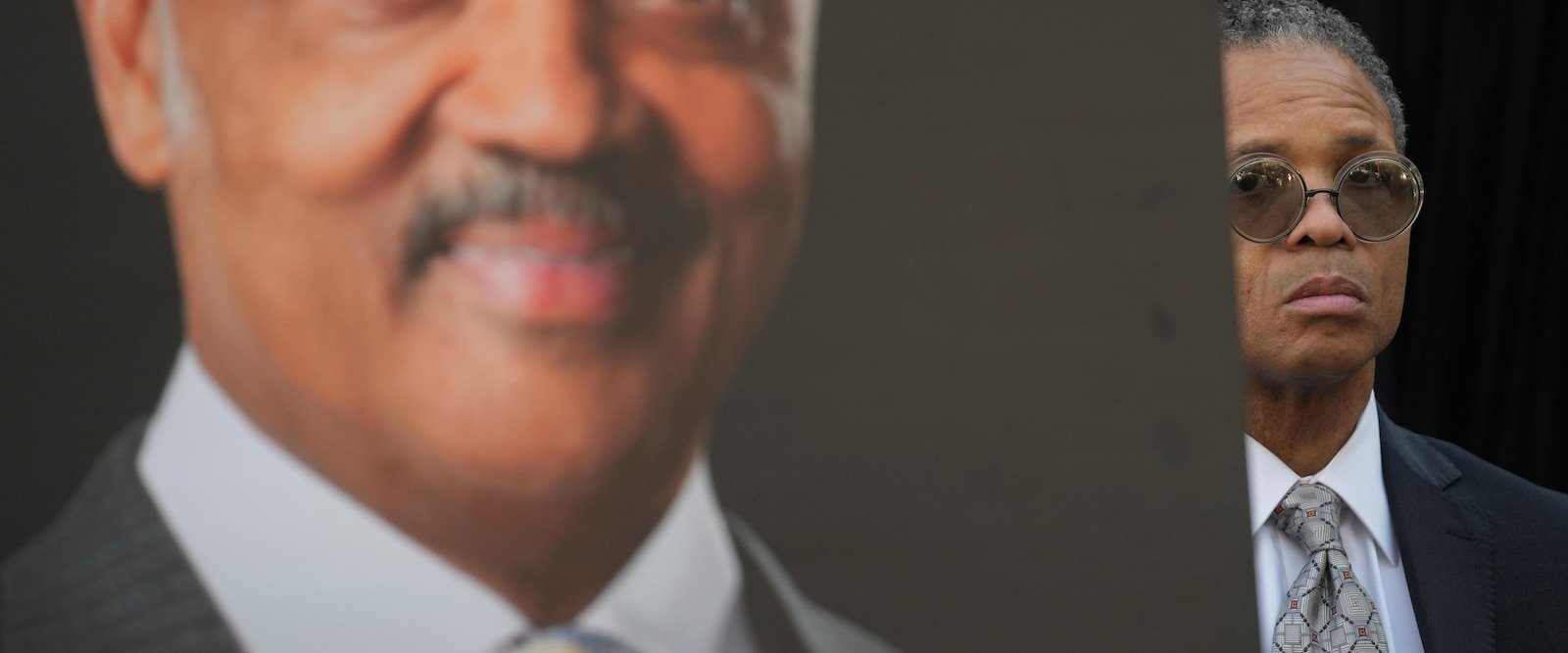 Un día después de la muerte del fallecido líder de derechos civiles Jesse Jackson, sus hijos honraron su legado