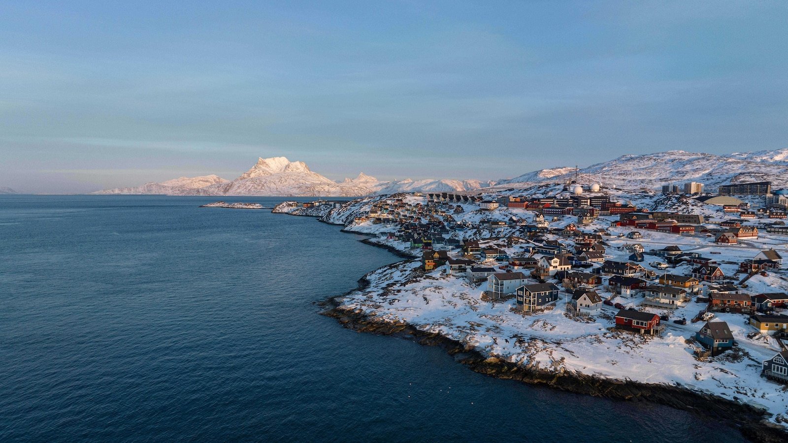 El ejército danés evacua un submarino estadounidense en Groenlandia que necesita atención médica de emergencia