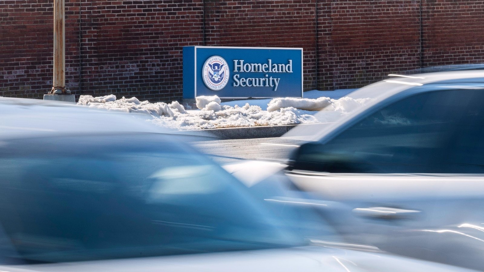 No hay una manera clara de poner fin al cierre parcial del gobierno mientras los legisladores profundizan en la supervisión del DHS