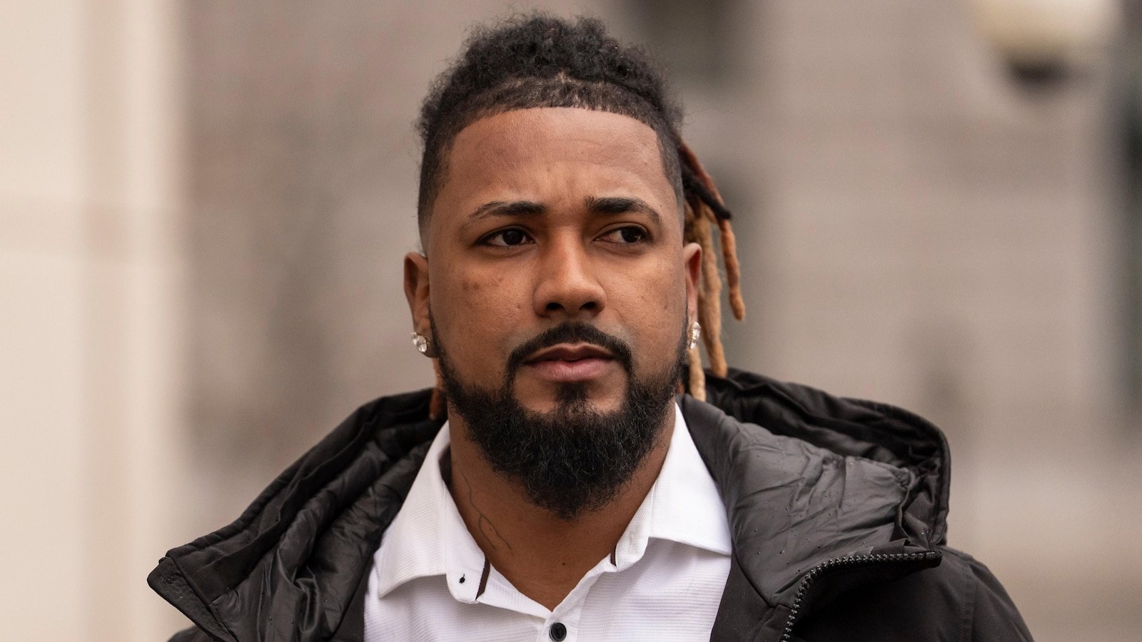 Los lanzadores de los Guardianes, Emmanuel Klaas y Luis Ortiz, están luchando contra un caso de manipulación de lanzamientos cuando comienzan los entrenamientos de primavera.