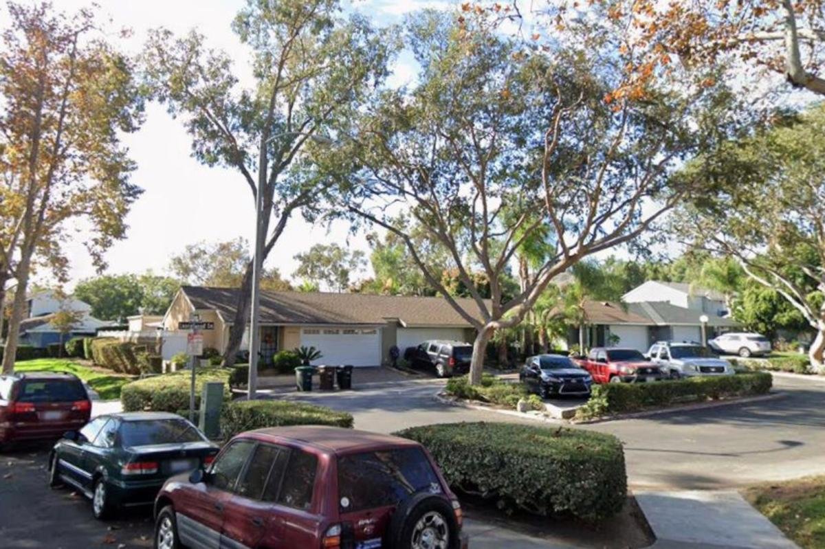 Stephen Demora arrestado por matar a puñaladas a su esposa Deborah en su casa de San Juan Capistrano