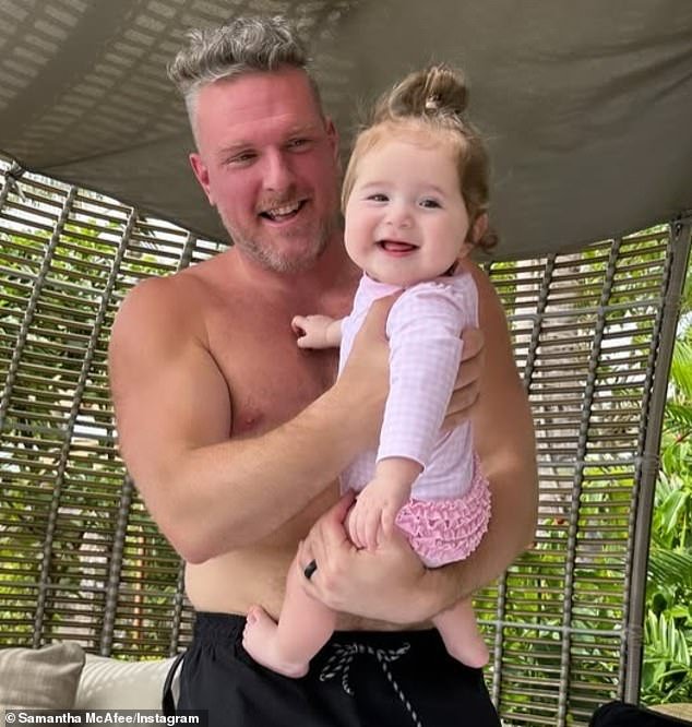 El presentador más polarizador de la televisión, PAT MCAFEE, no tiene censura. La verdad sobre la disputa de ESPN… La misteriosa esposa de Aaron Rodgers… y por qué dice: ‘Yo era un pedazo de mierda’