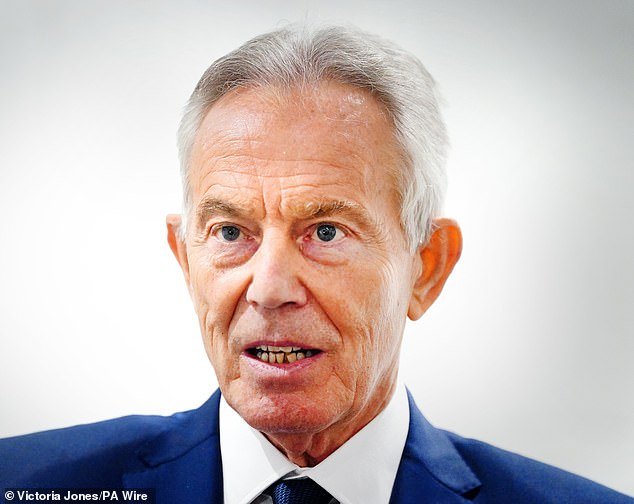 El grupo de expertos de Tony Blair pide a Rachel Reeves que frene el crecimiento