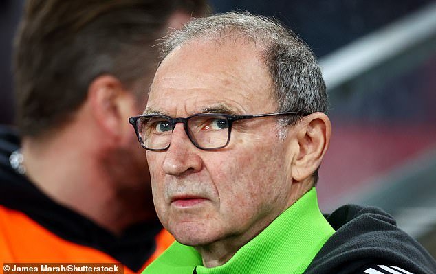 Después de toda la palabrería y el arpa de los jugadores y el entrenador del Celtic, son los campeones tartamudos los que están bajo la mayor presión para hacer caso omiso de la agitación de la vieja empresa o guardar silencio.