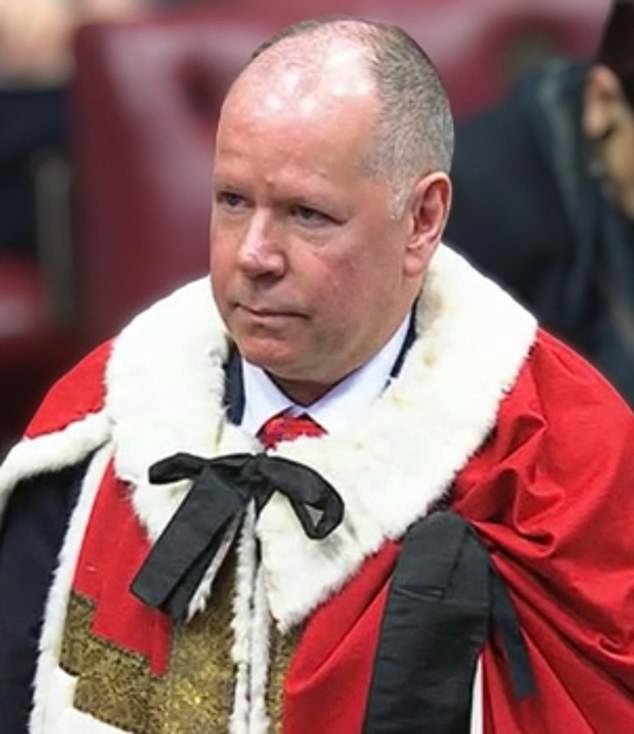 Un nuevo compañero laborista ha sido suspendido después de que se supo que se abandonó un puesto universitario por sexo «inapropiado» durante el horario laboral.