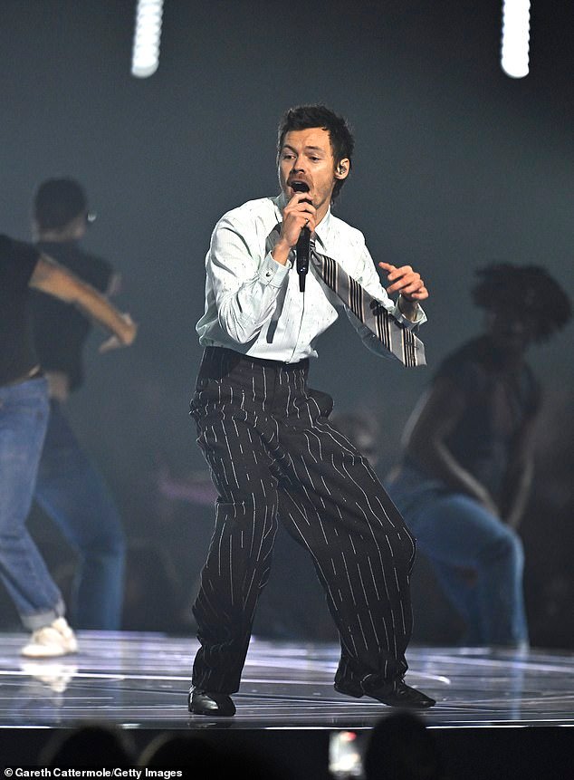 Todos los momentos virales de Los Brit Awards 2026: Desde el regreso de Harry Styles a los escenarios hasta los polémicos chistes de Jack Whitehall y el guiño de Noel Gallagher a Liam