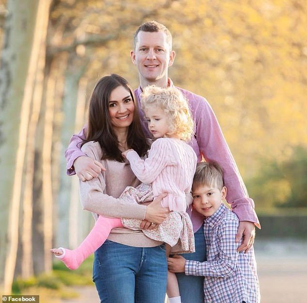 Madre de Florida acusada de asesinar a sus dos hijos en la mansión familiar de 1,7 millones de dólares «perfecta» en una comunidad cerrada de lujo