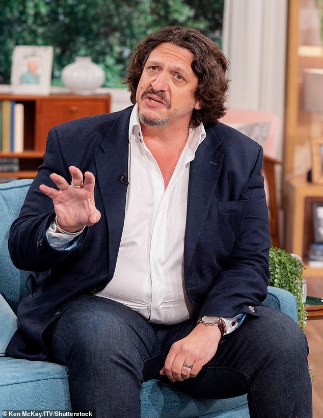 El precio de la botella de vino aumentó un 40%: los restaurantes lamentan el aumento de precios «interminable» debido a que el vino se ve afectado por tasas impositivas más altas