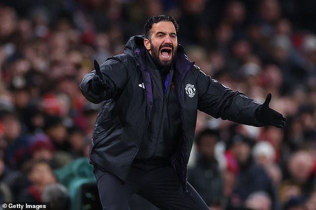 El equipo de Ruben Amorim rompe su silencio sobre el despido del Man United, mientras el asistente culpa a los jugadores por «no implementar ideas»