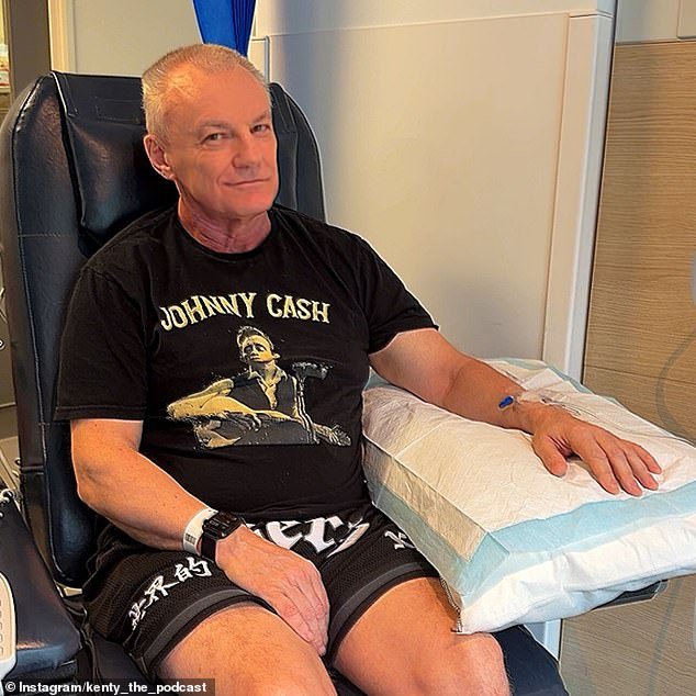 La leyenda del fútbol Paul Kent ofrece a sus fans una actualización sobre su batalla contra el cáncer.