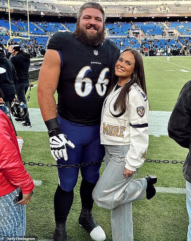 La estrella de la NFL finalmente acordó pagarle a su ex esposa una enorme suma de dinero para poner fin a su amarga batalla por el divorcio.