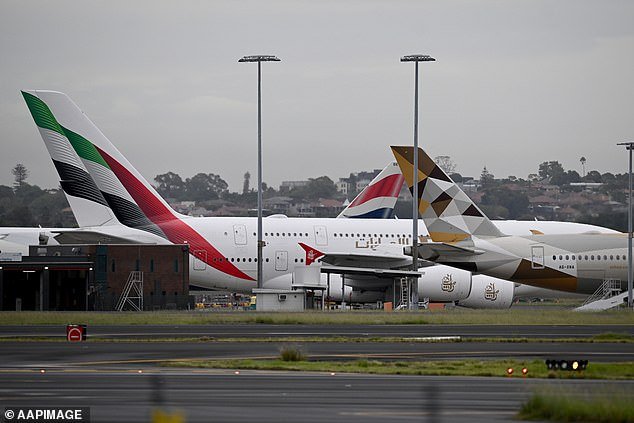 Las Fuerzas de Defensa se están preparando para evacuar a los australianos de Medio Oriente, pero Penny Wong insiste en que los vuelos comerciales deben realizarse rápidamente.