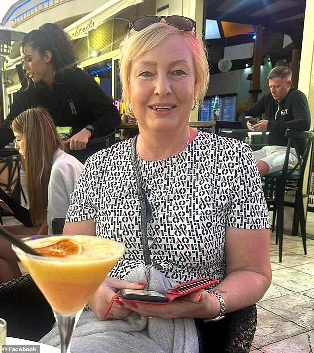 Los médicos pensaron que la abuela, que contrajo rabia desde que era un cachorro durante las vacaciones, necesitaba apoyo de salud mental.