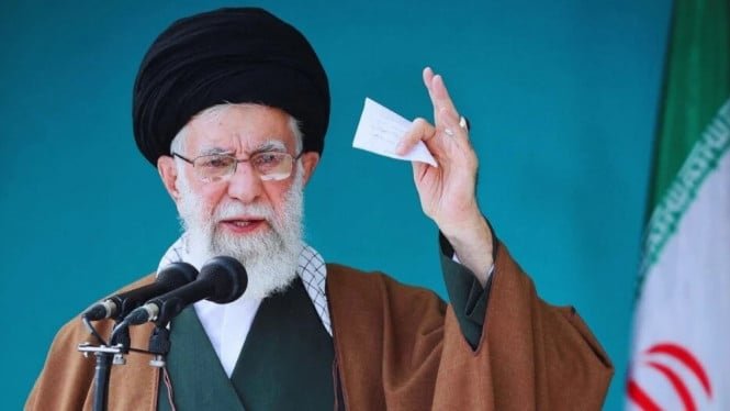 1772395171_66f9d1f539875-viva-militer-ayatollah-ali-khamenei_665_374.jpg