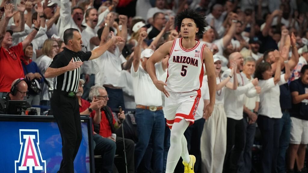 El No. 2 Arizona supera al estado de Iowa para ganar el título absoluto de los 12 grandes