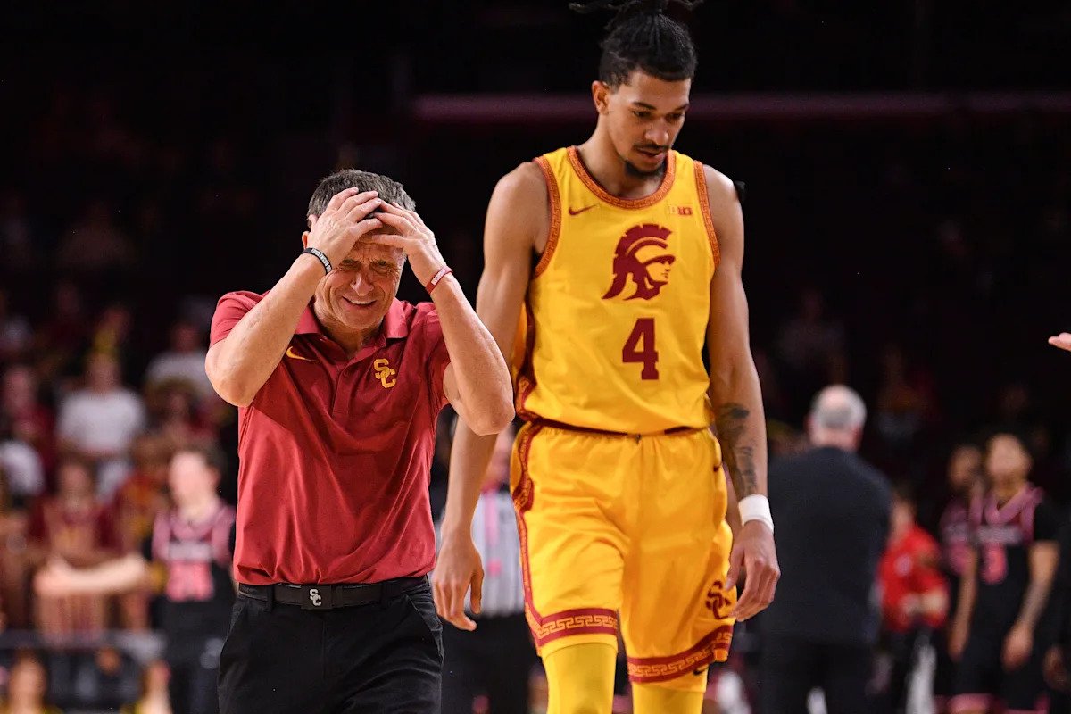 Chad Baker-Mazzara dejó la USC para la última semana mientras los troyanos intentan romper la racha perdedora y hacer avanzar el torneo de la NCAA