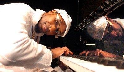 El venerado pianista cubano Omar Sosa regresa al Área de la Bahía para una semana llena de conciertos