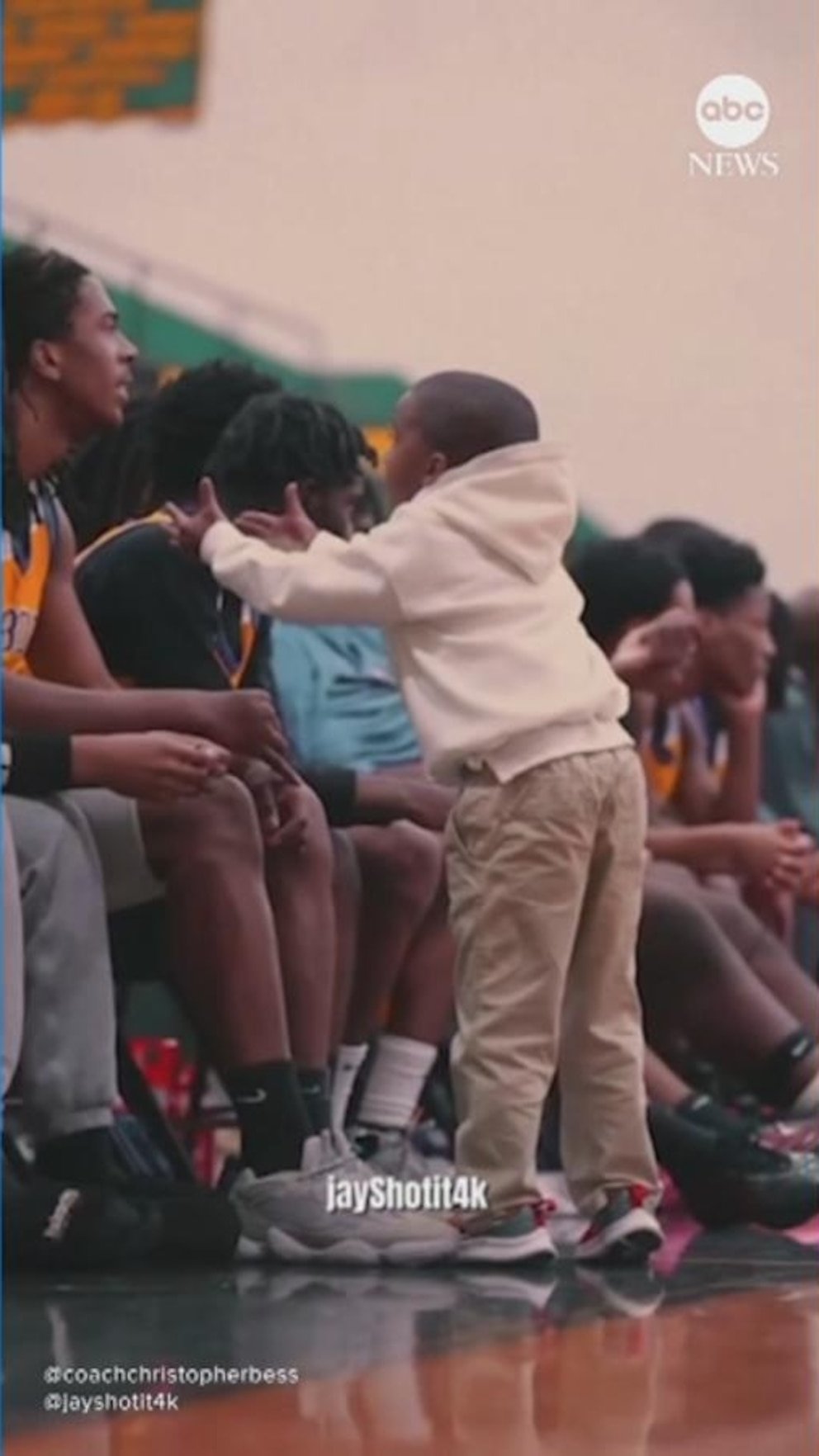 MIRAR: Un niño de 6 años se pone a trabajar para convertirse en el ‘entrenador más joven del mundo’