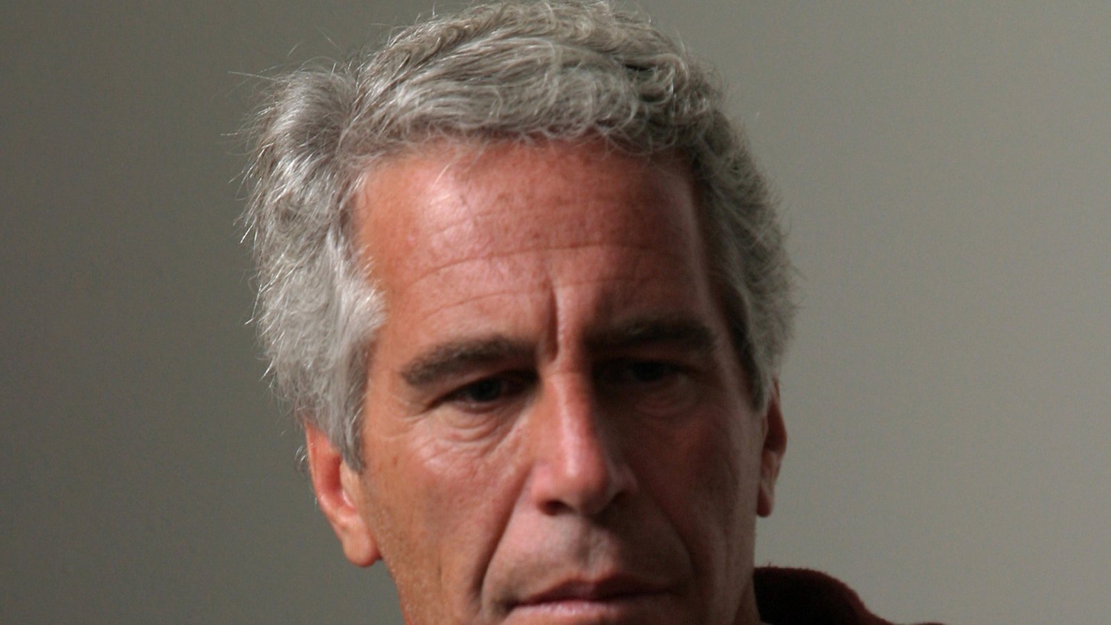 Jeffrey Epstein suspendió los tratamientos médicos y utilizó médicos de confianza para manipular a las mujeres