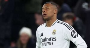 Lesión de Kylian Mbappé en la rodilla izquierda