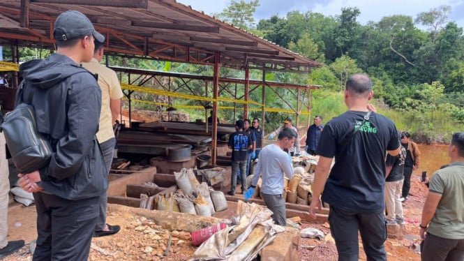 La policía desmantela la minería ilegal y el contrabando de arena de estaño a Malasia y arresta a 7 sospechosos