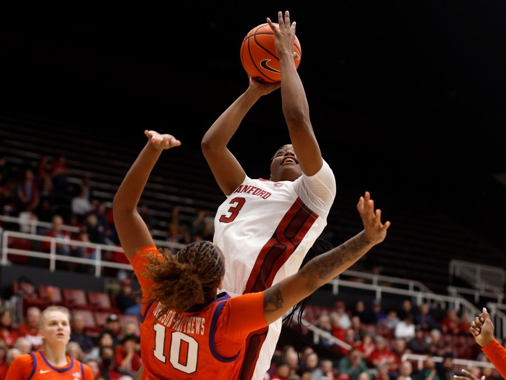 Stanford arrasa con Clemson para reforzar las esperanzas del torneo WBB NCAA