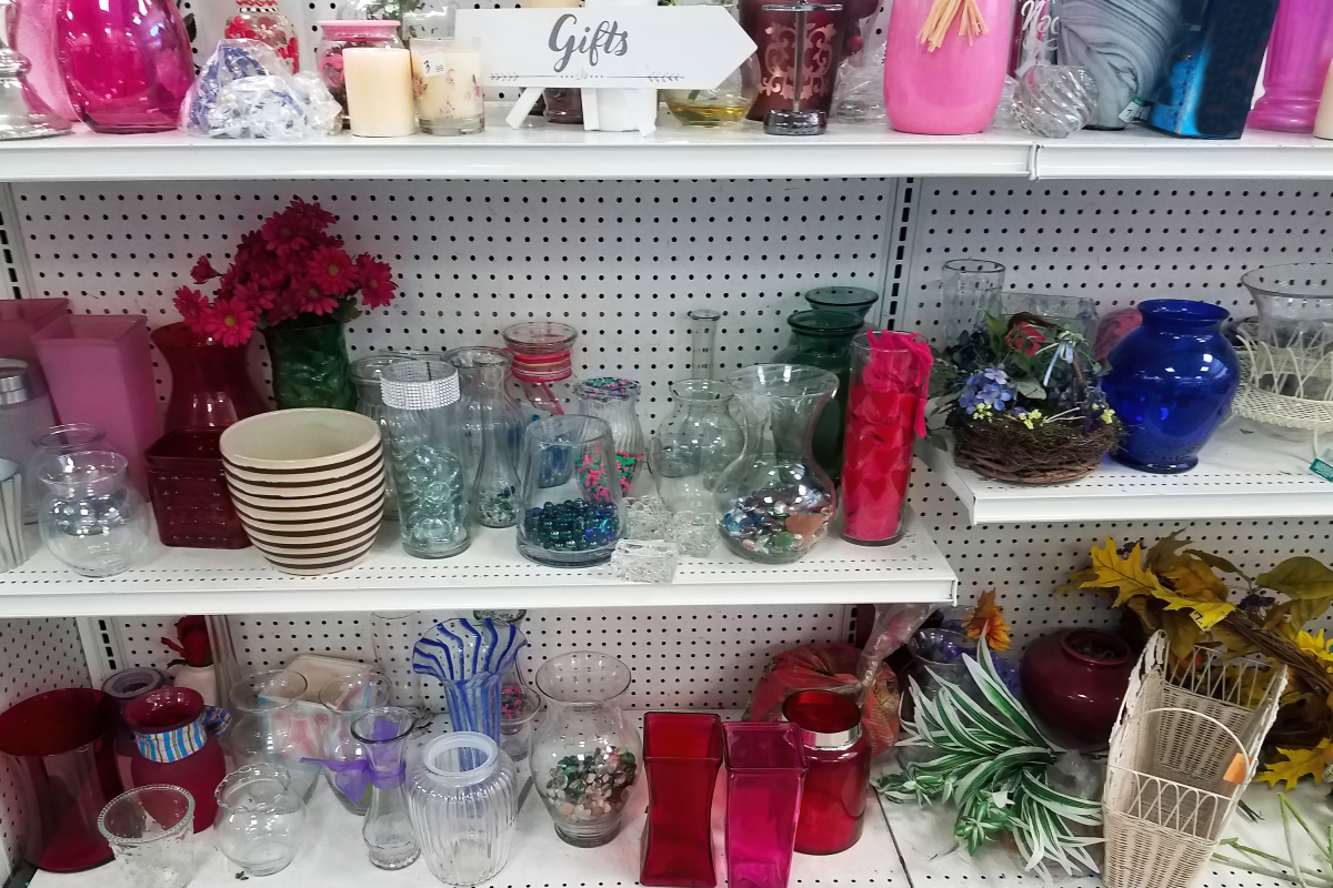 La mujer corta la vela a 10 dólares, incapaz de afrontar lo que realmente cuesta