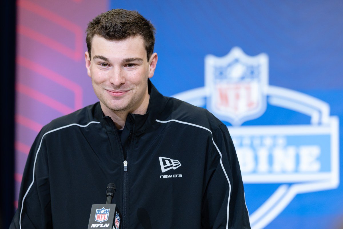 Blunt reacciona ante el avance del gerente general de los New York Jets, Fernando Mendoza