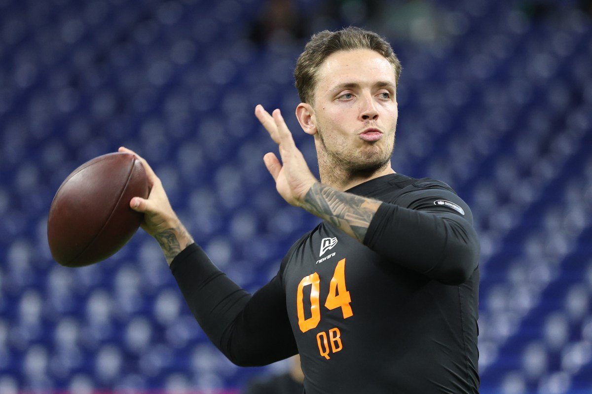 Carson Beck de Miami recibe trato hostil por parte del público de la NFL