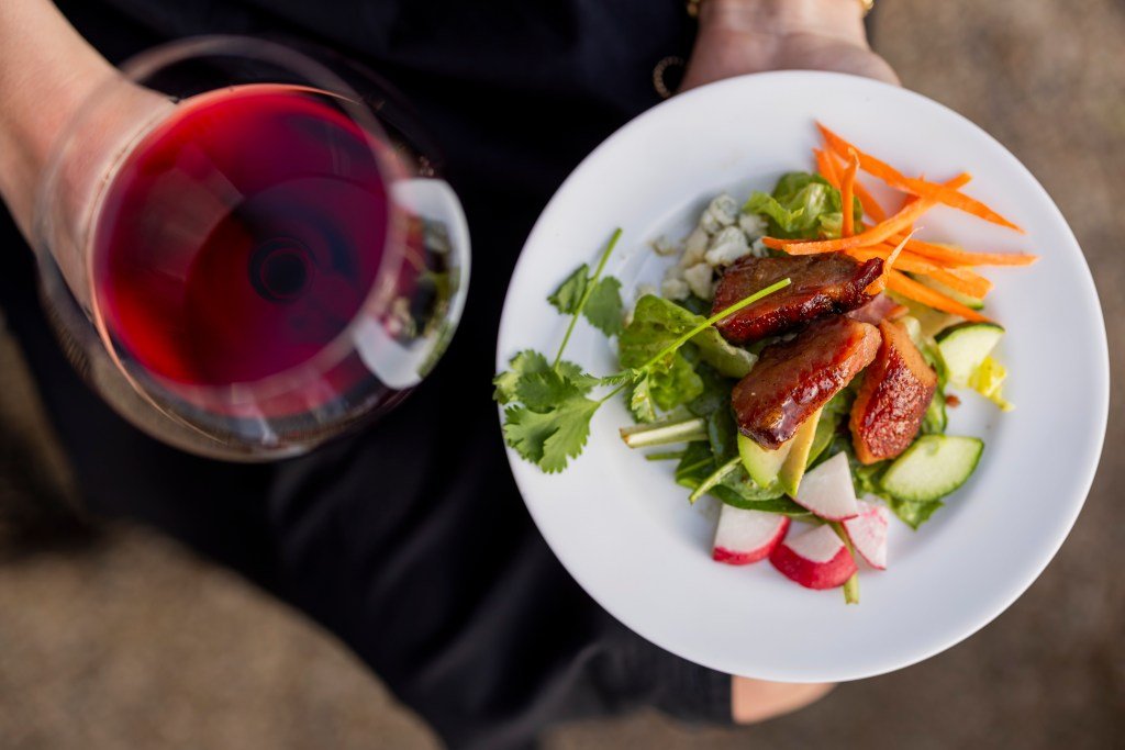 Devoluciones anuales de cerdos y pinot de Charlie Palmer