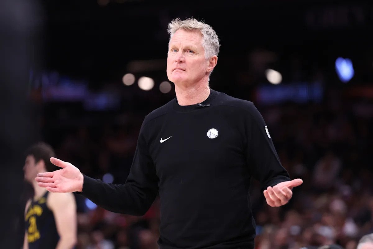 Steve Kerr admite un ‘error estúpido’ al denunciar información errónea sobre el diagnóstico POTS de Warriors C Kristaps Porzingis